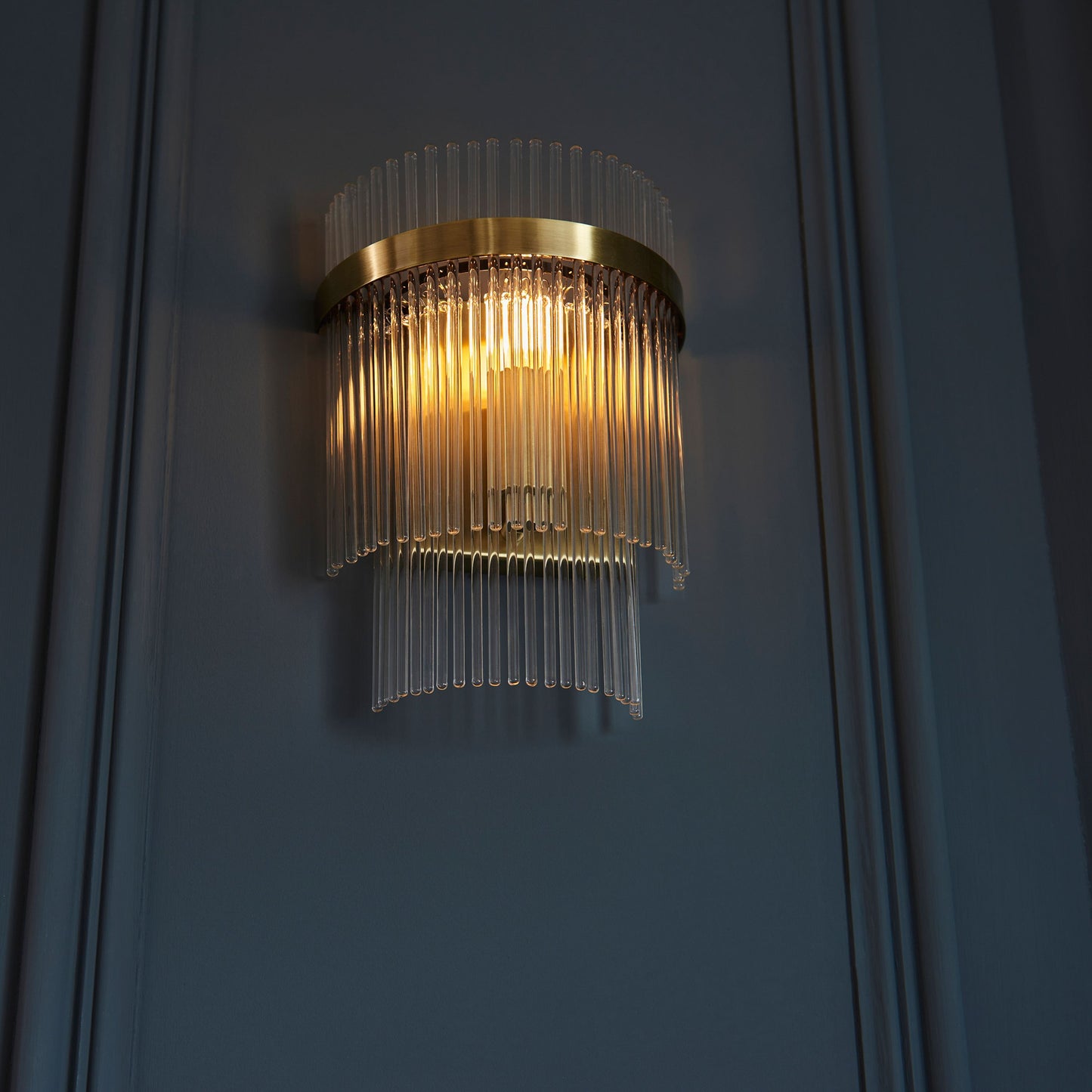 Menton Wall Light (Antique Brass)