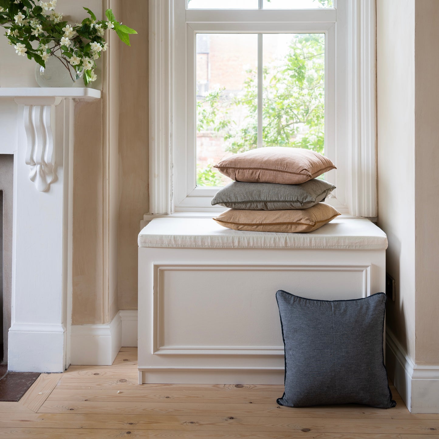Cushion with Pom Pom Trim (45x45cm)