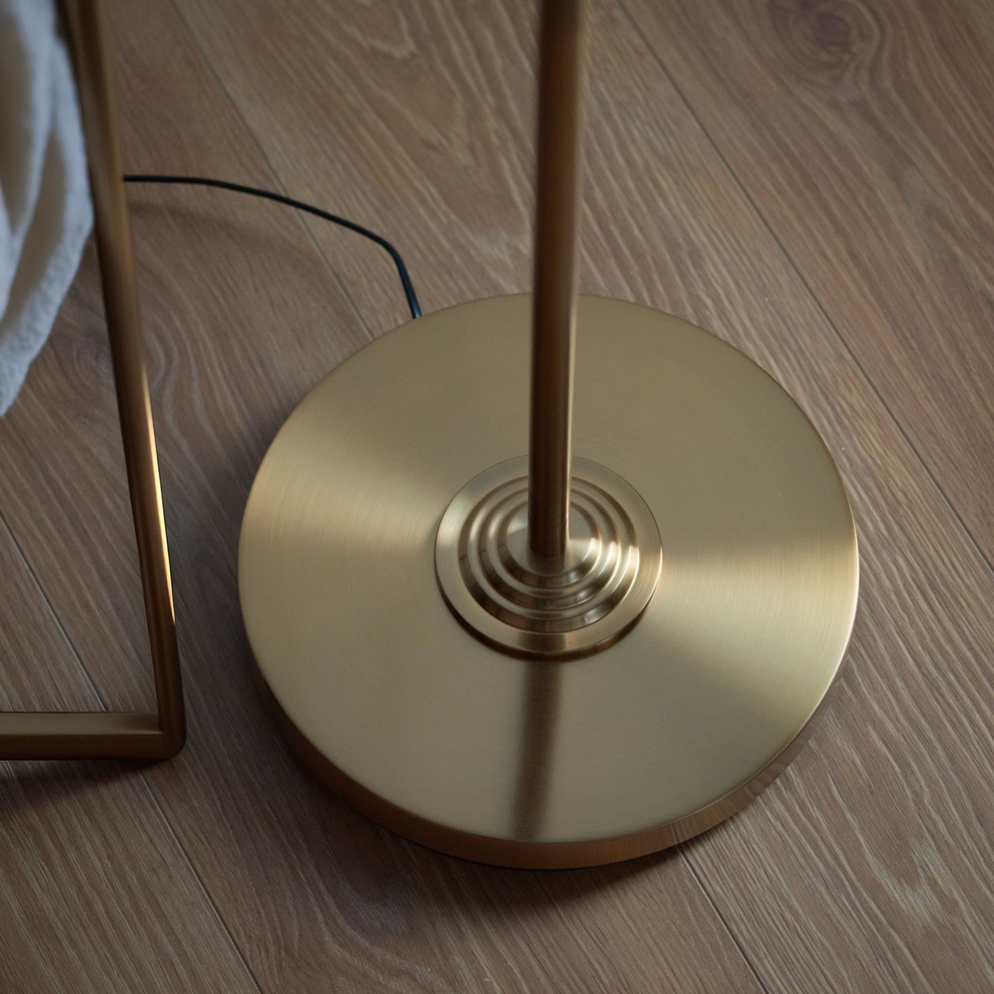 Galway Floor Lamp (Vintage Brass)
