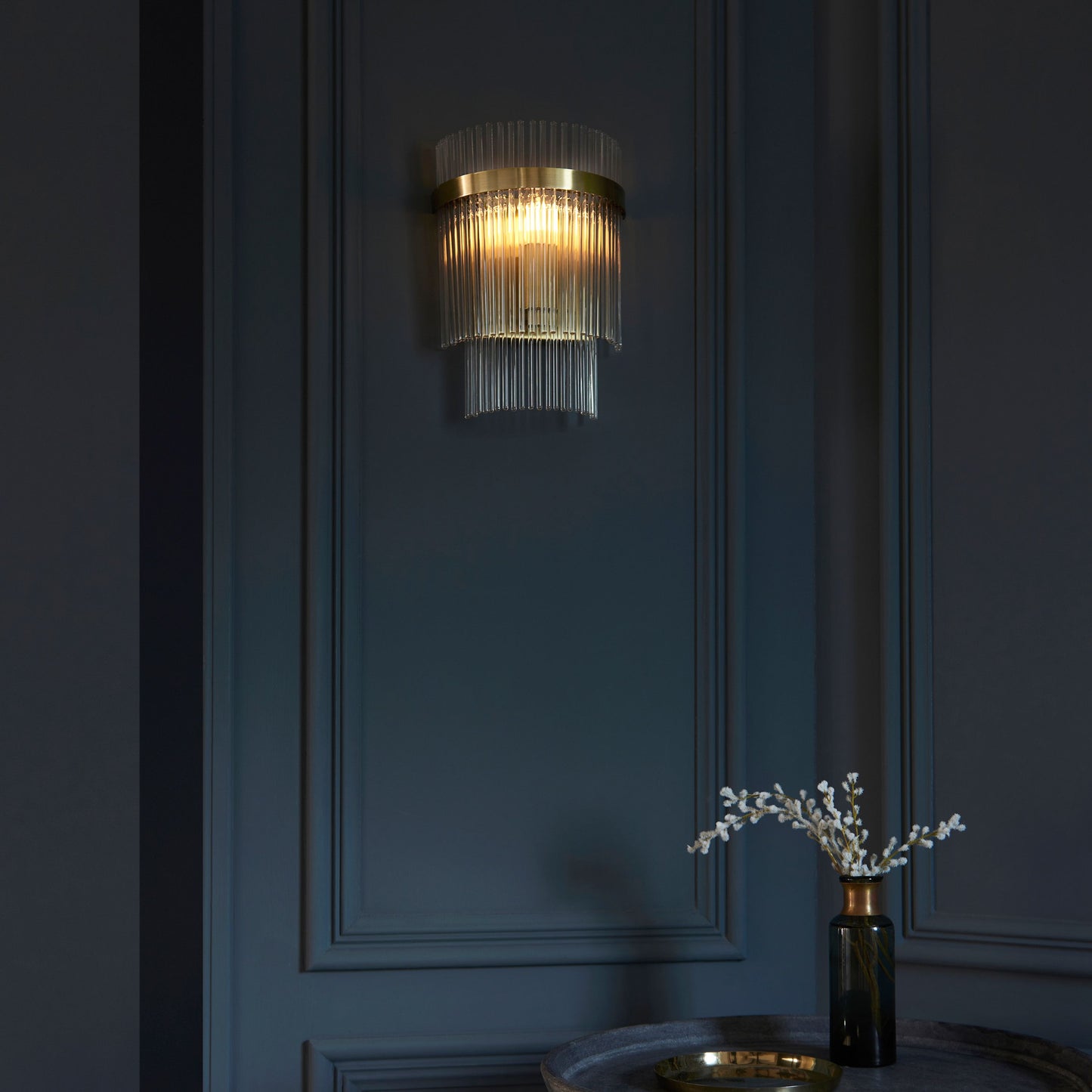 Menton Wall Light (Antique Brass)