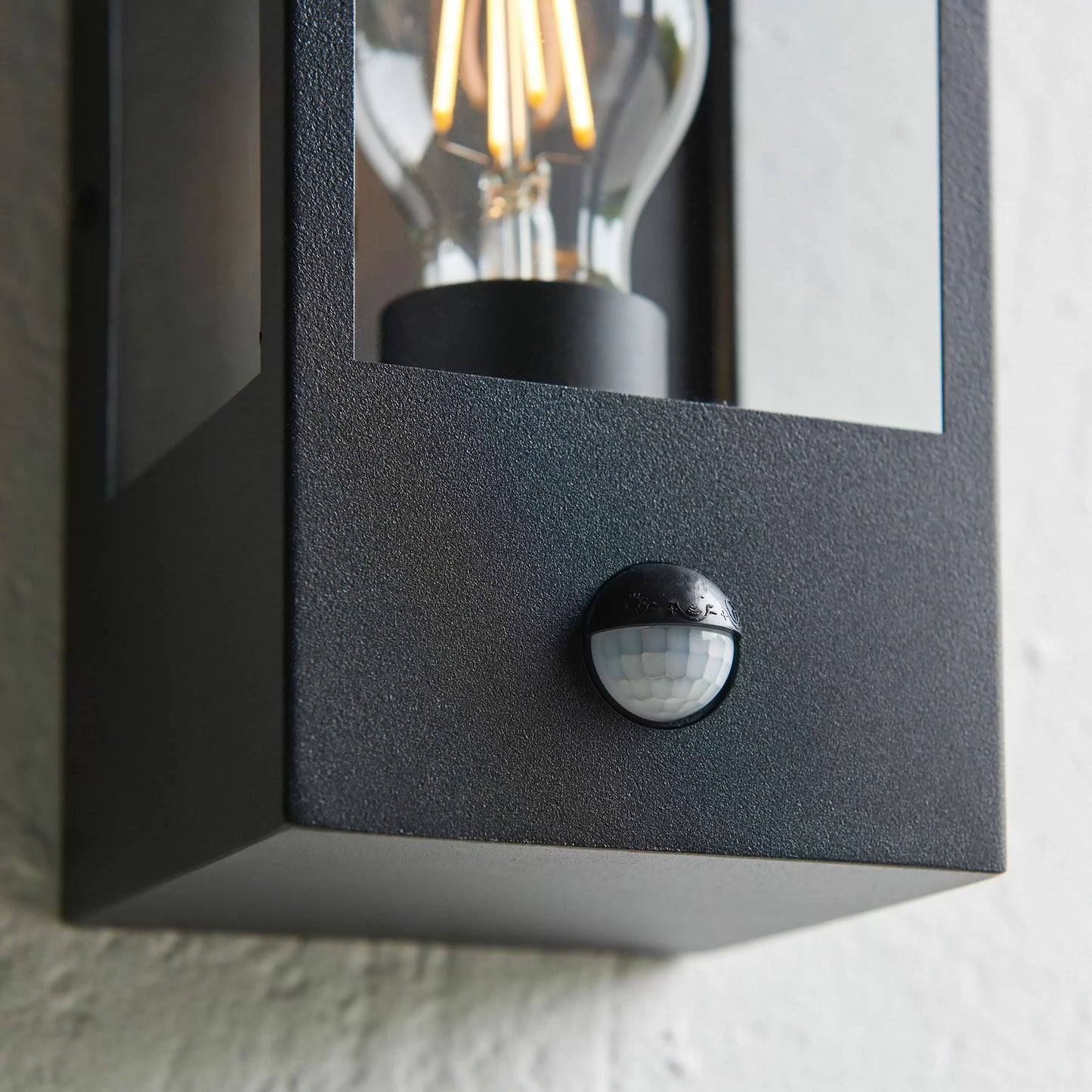 Outdoor Wall Light