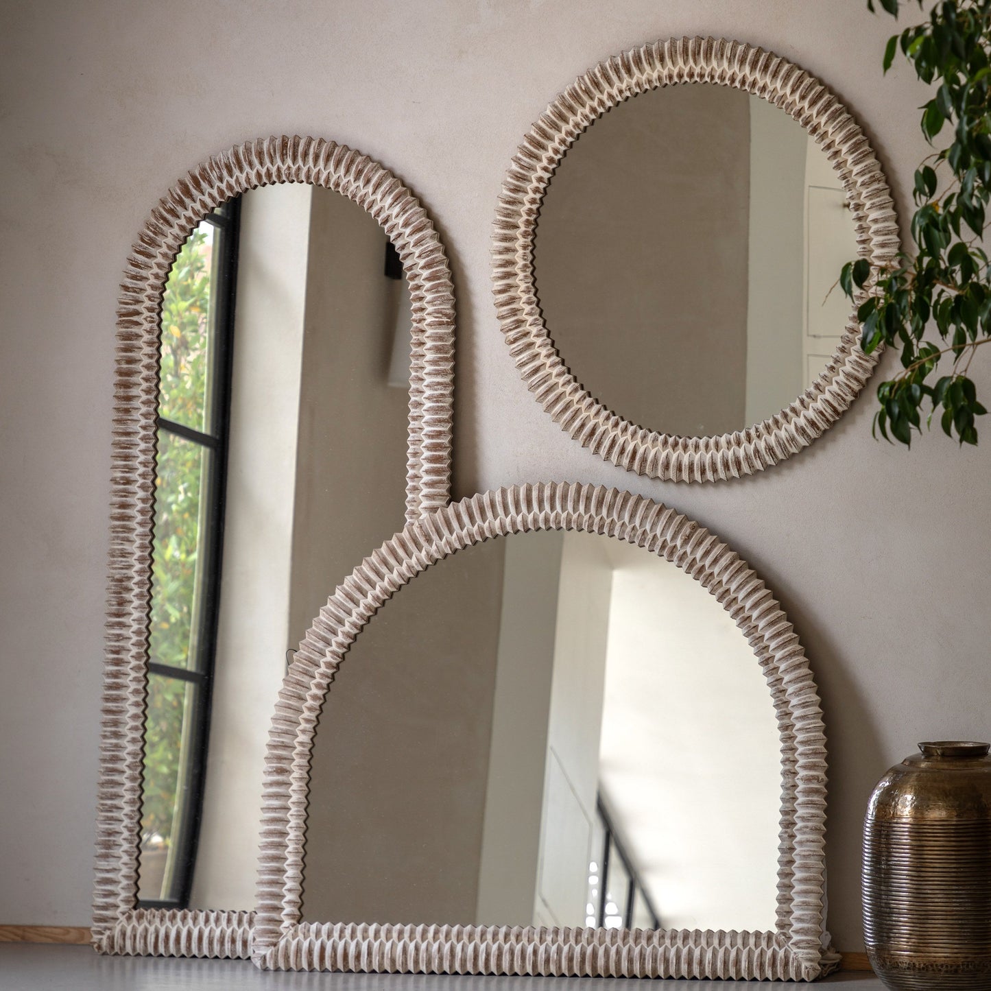 Wycombe Round Mirror (Whitewashed)