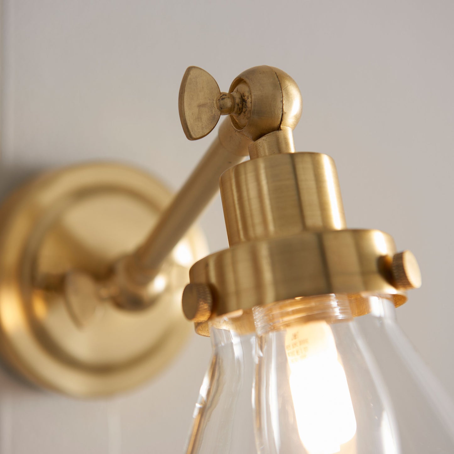 Farley Bathroom Wall Light (Brass)