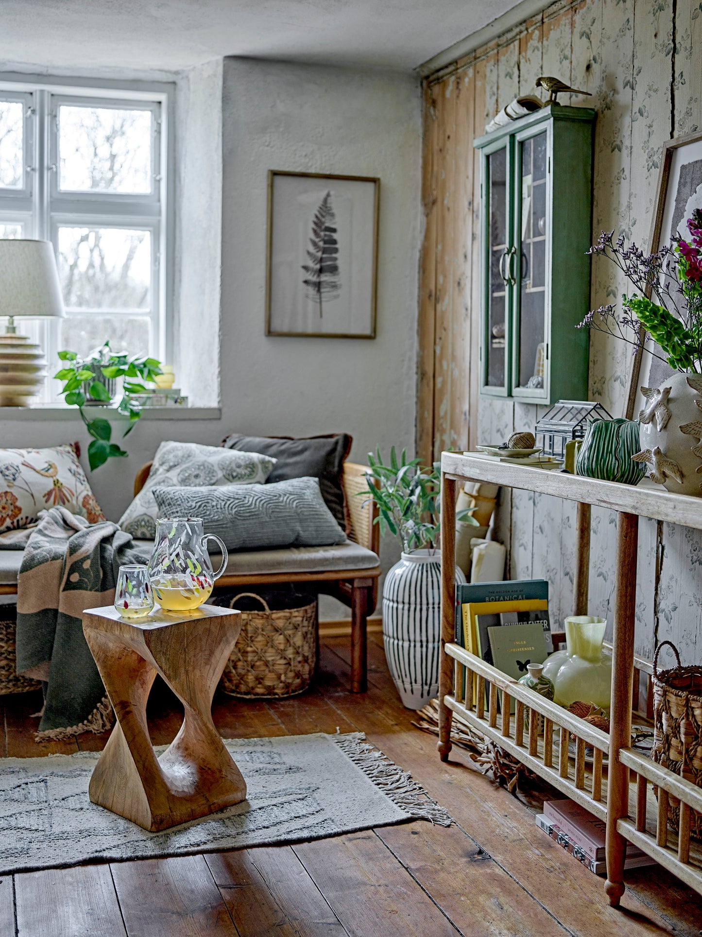 Laurel Console Table