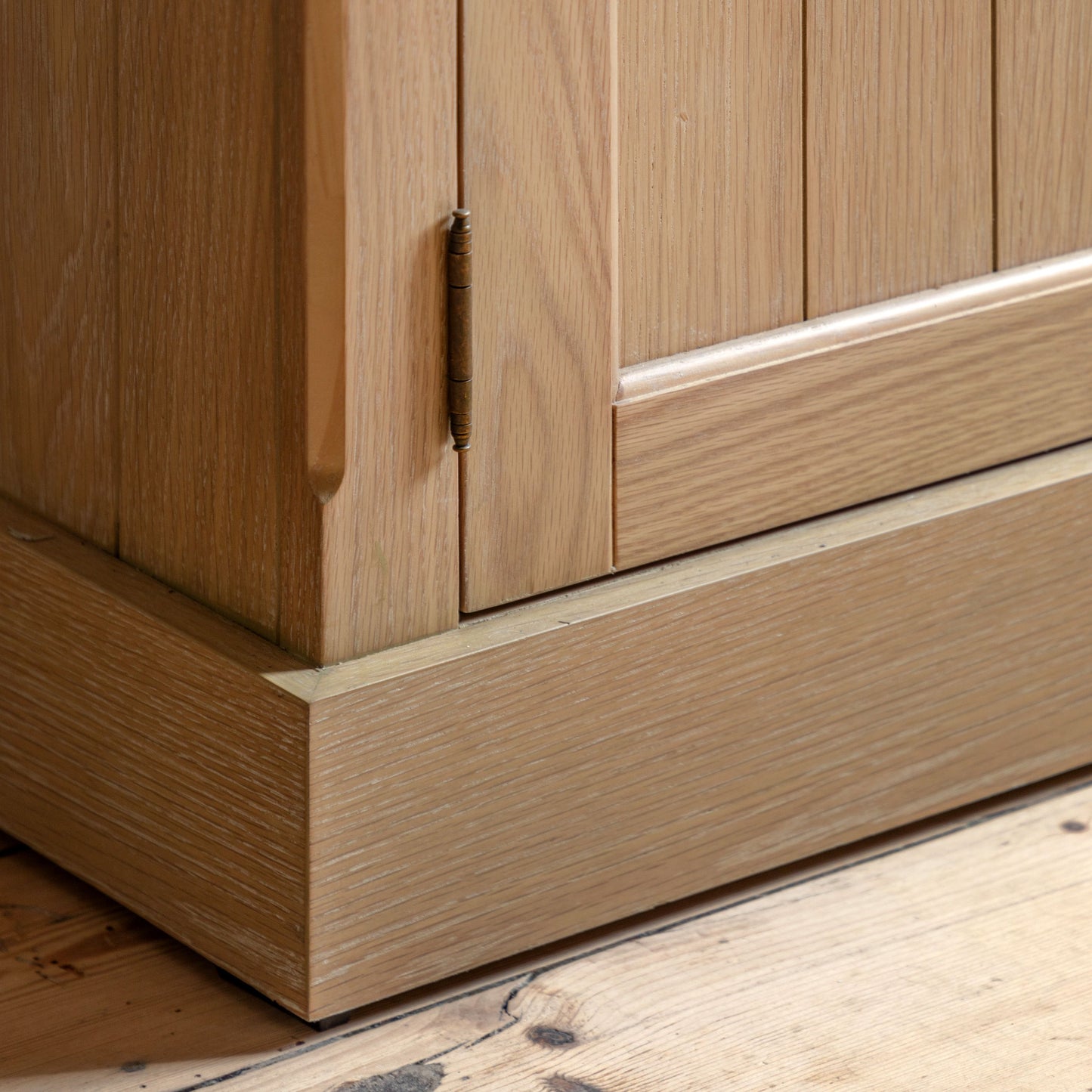 Hedley 2 Door Sideboard (Natural)