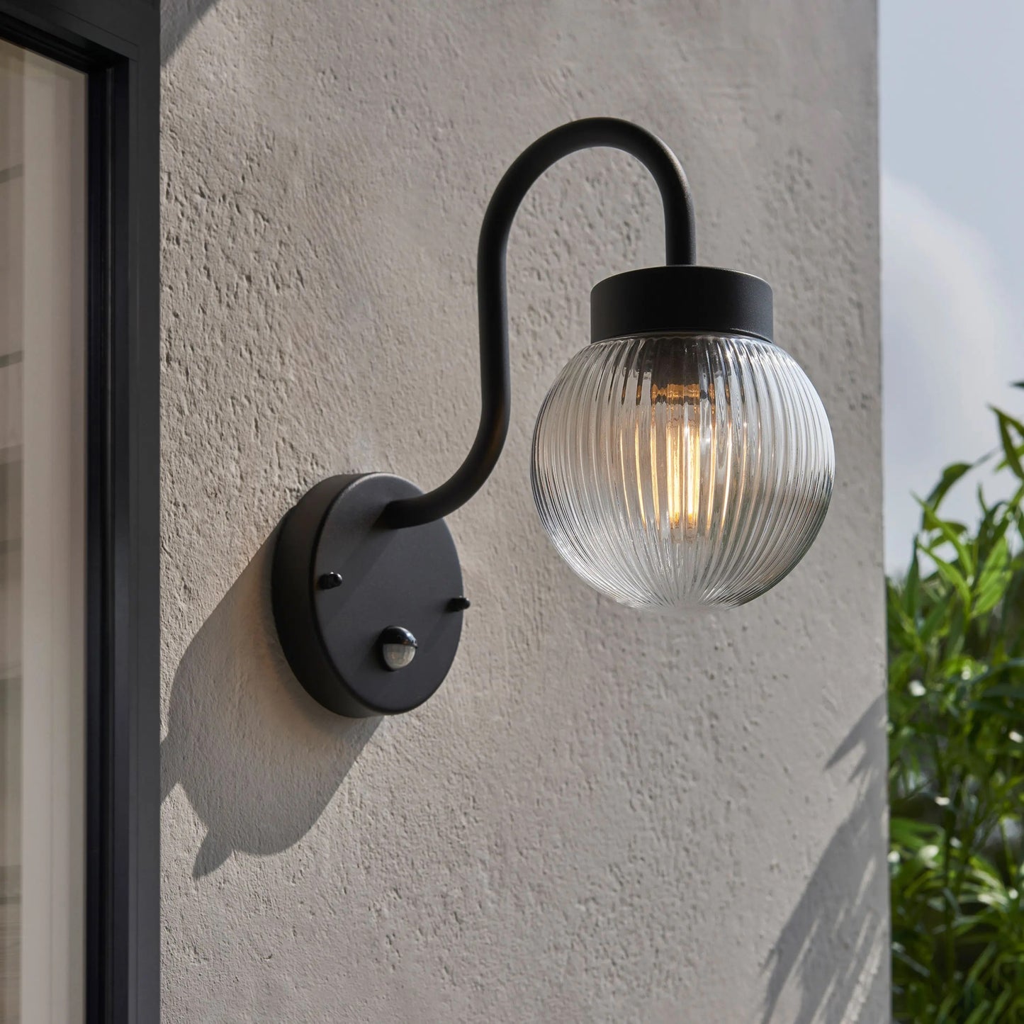Elwood Outdoor Wall Light