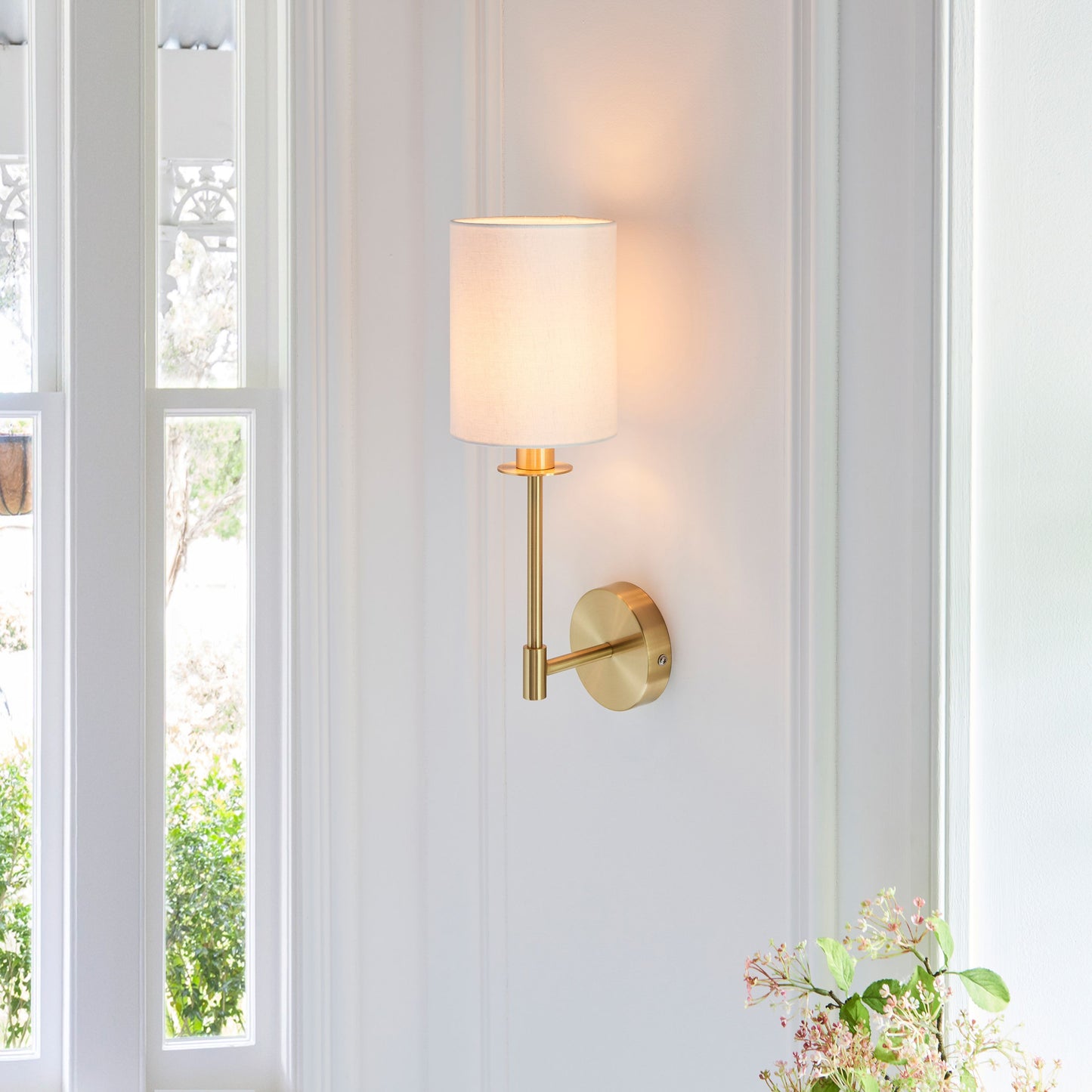 Claremont Wall Light (Brass)