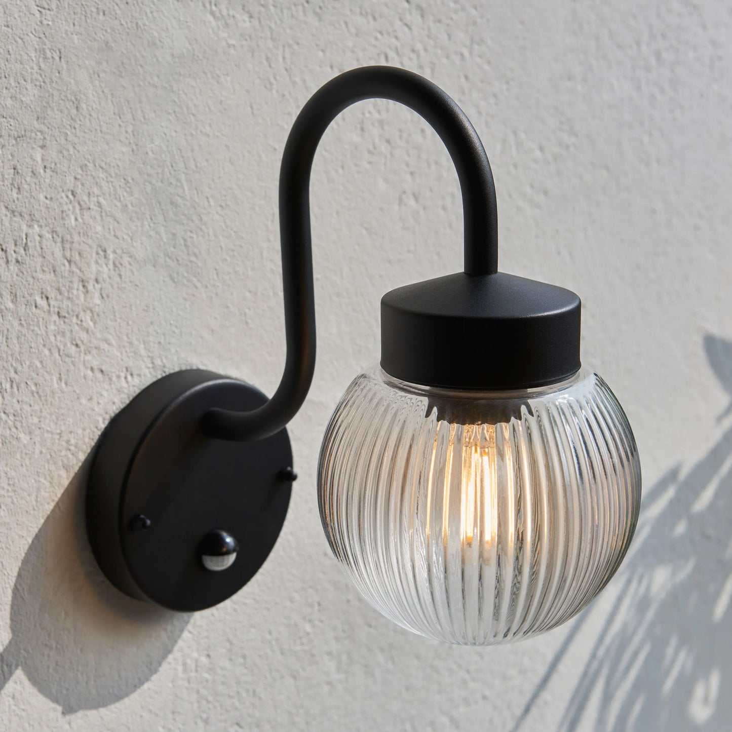Elwood Outdoor Wall Light