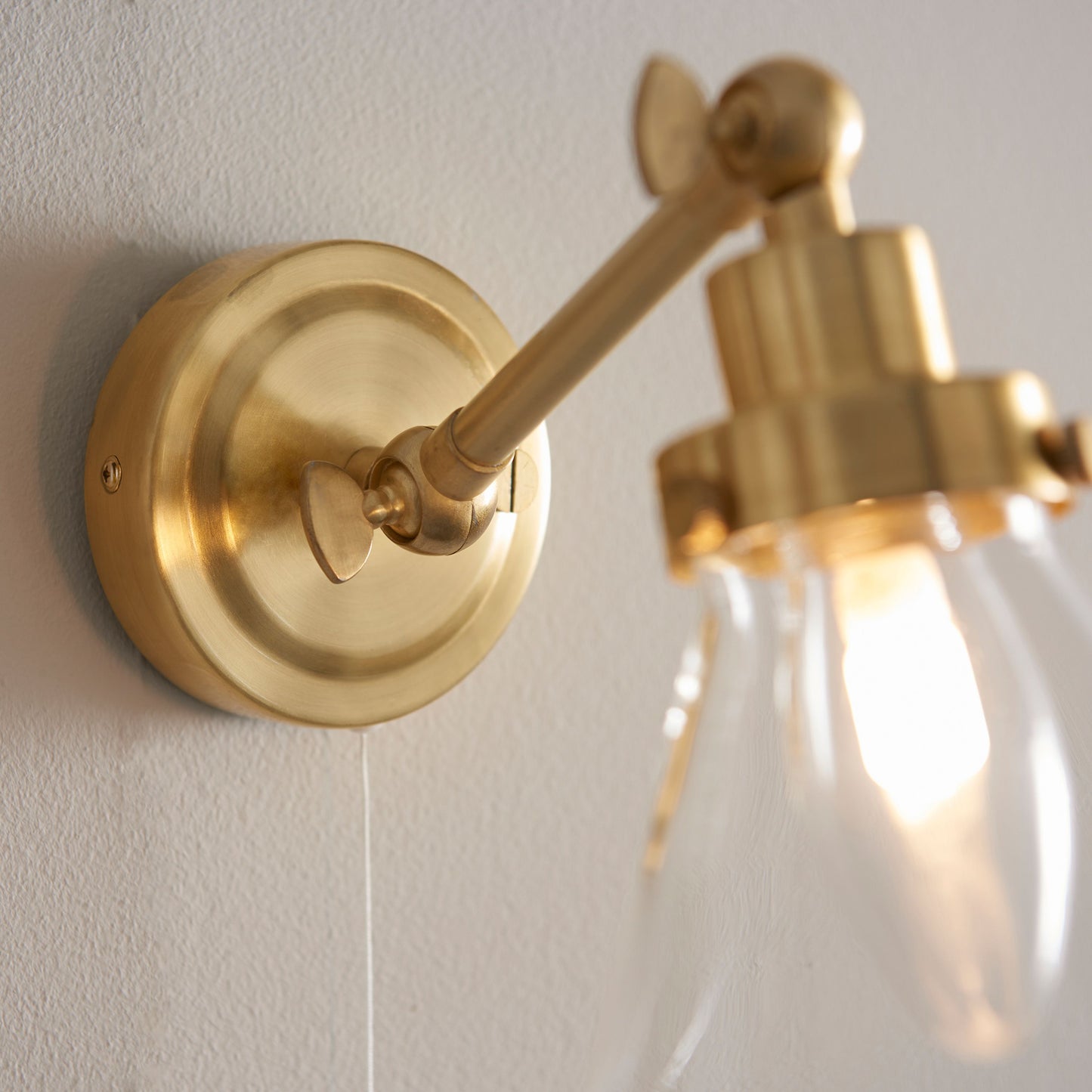 Farley Bathroom Wall Light (Brass)