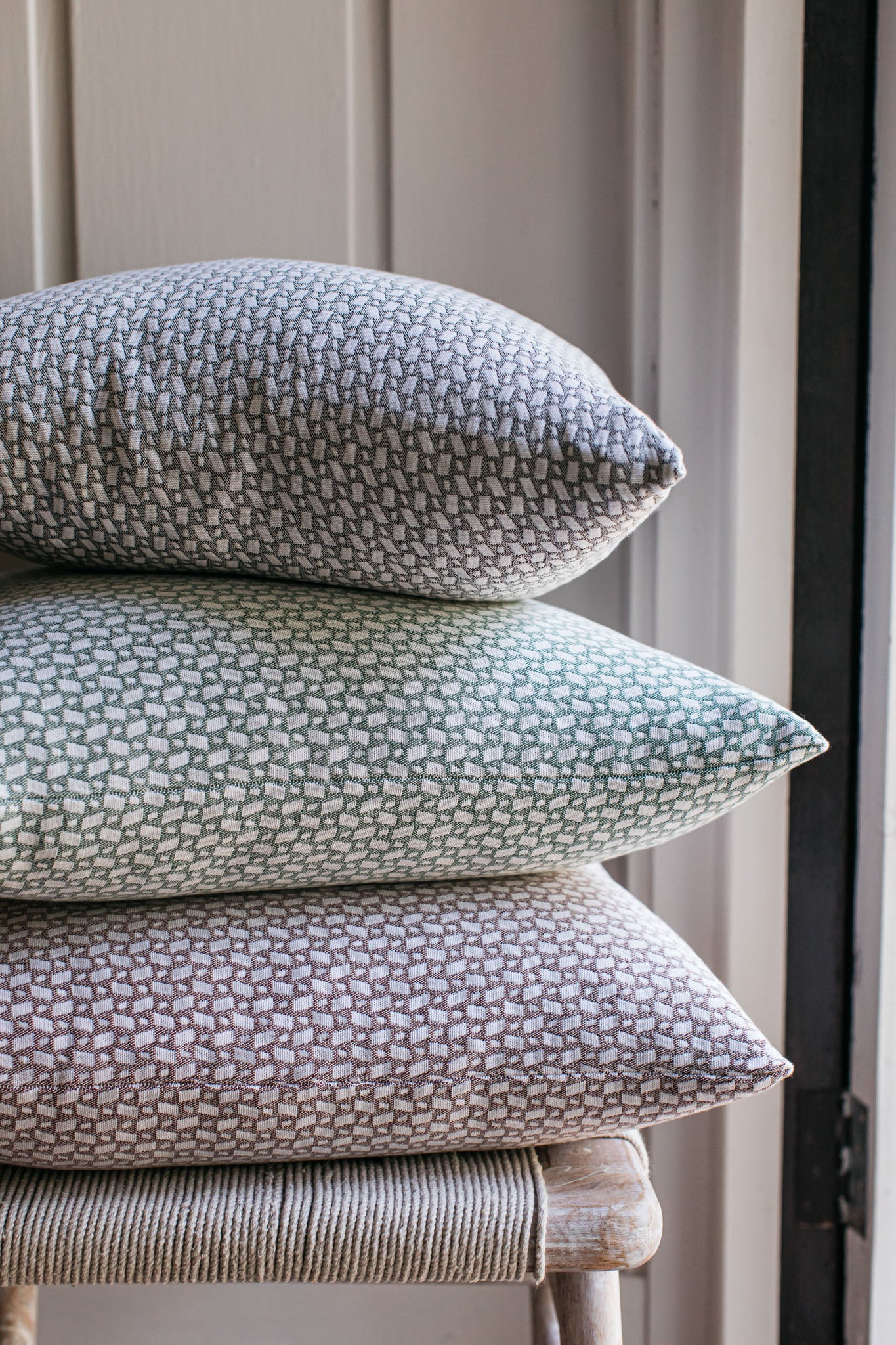 Grey Geometric Cushion Cover (50x50cm)
