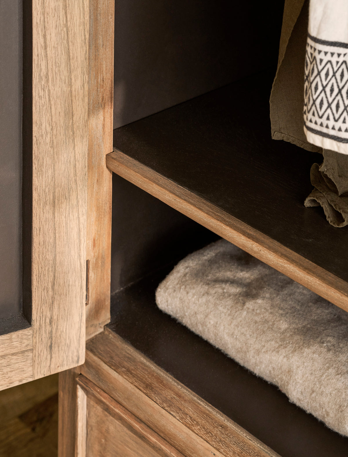 Chesterton Double Wardrobe - Bayur Wood, Natural