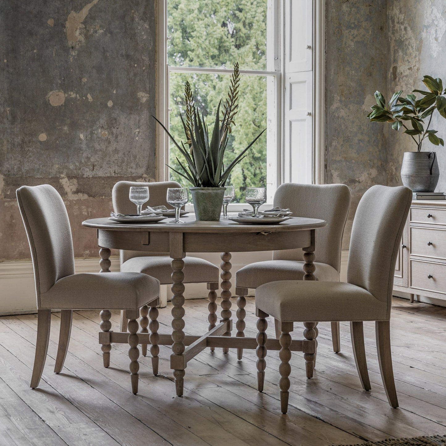 Round Dining Table with Bobbin Detail