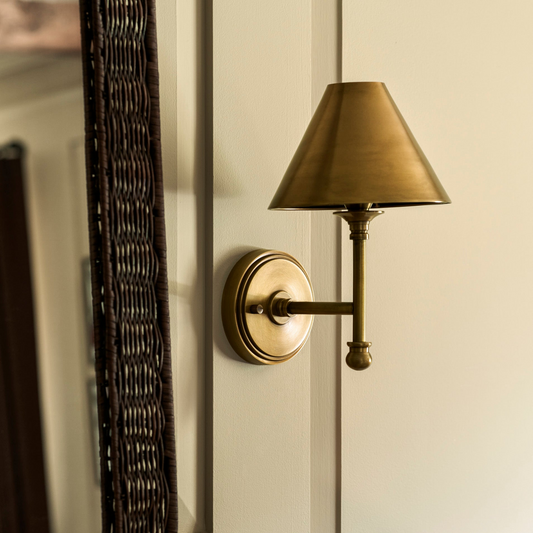 Kelmscot Wall Light - Brass, Antique Brass Finish