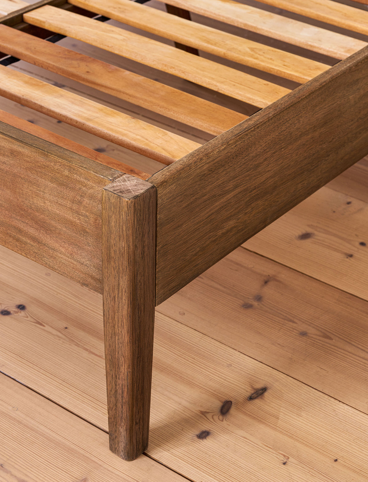 Chesterton King Bed - Bayur Wood, Natural