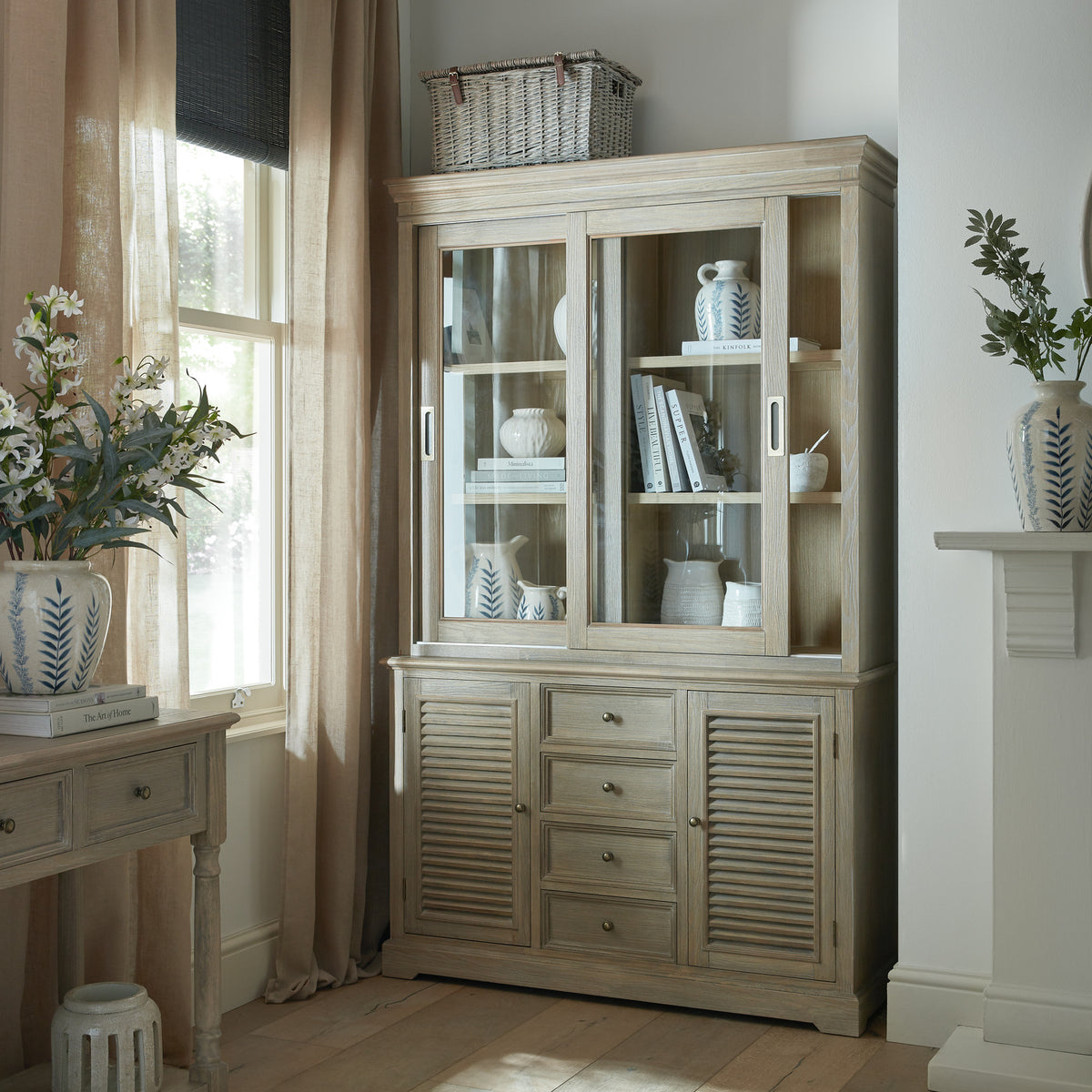 Tilbury Dresser Base (Medium)