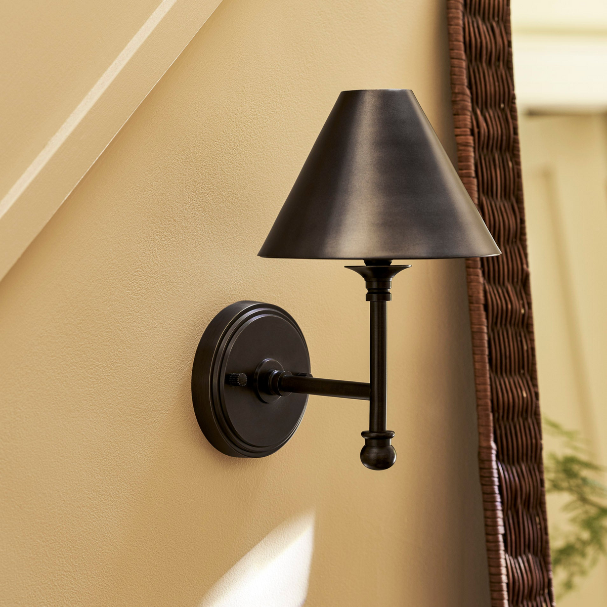 Kelmscot Wall Light - Brass, Antique Bronze Finish