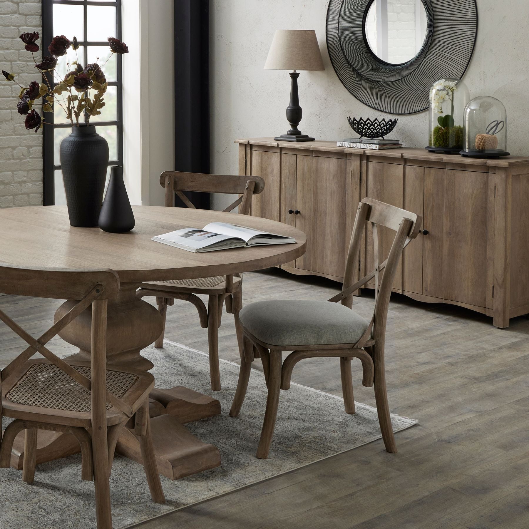 Round seat clearance dining chairs